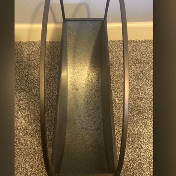 Tin Wall Deep Shelf and Decor - Picture 3 of 3